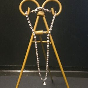 Stunning Silver Tone Necklace With Rhinestones And A Drop Pendant Rhinestone